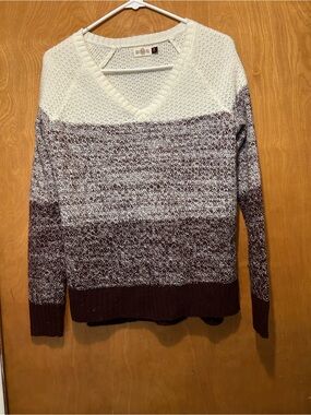 SO V-Neck Ombre Knit Sweater